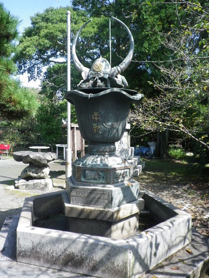 水牛の兜の像