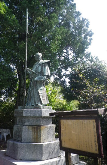 母里太兵衛（ぼりたへえ）の銅像